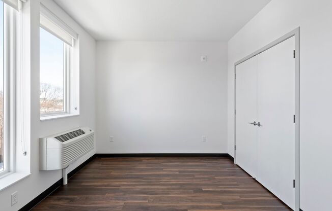 Studio, 1 bath, 434 sqft, $1,025, Unit 406