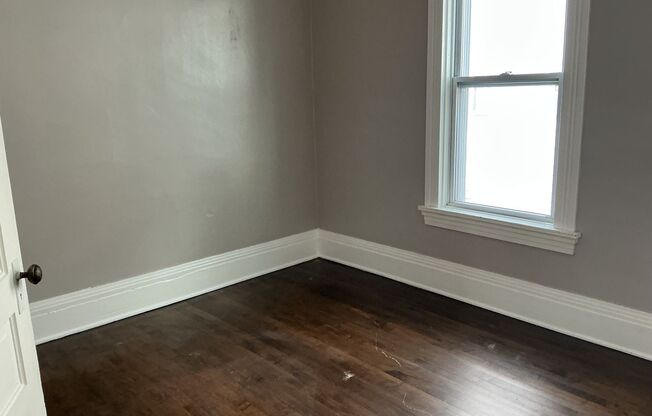 2617-19 S Howell Ave