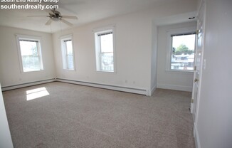 339 LYNN ST