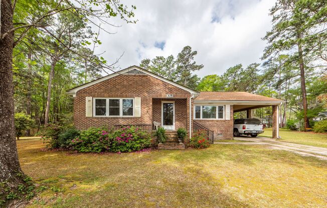 3 Bedroom Classic Summerville Home!