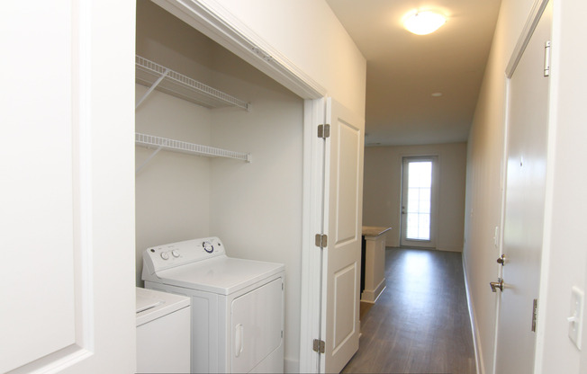 1 bed, 1 bath, 826 sqft, $1,349