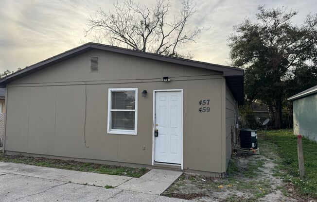 2 beds, 1 bath, $1,200