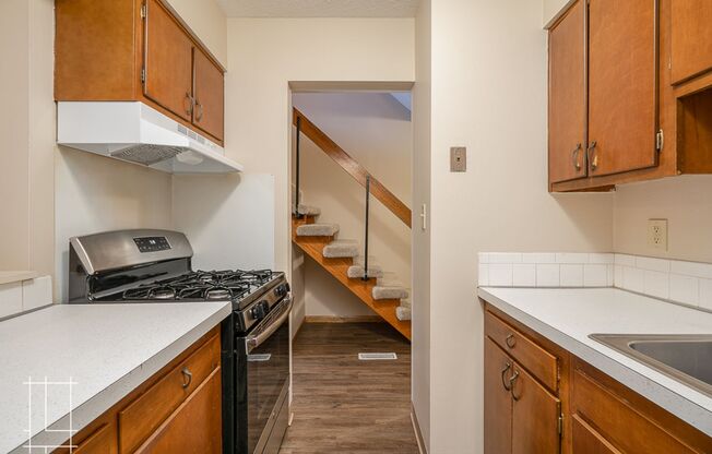 2 beds, 1.5 baths, $1,350, Unit 791 E Thurber Dr Apt. G