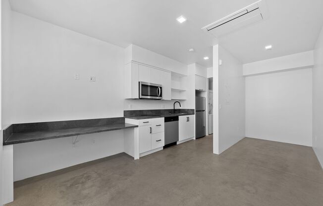 Studio, 1 bath, 347 sqft, $1,895, Unit Unit 8