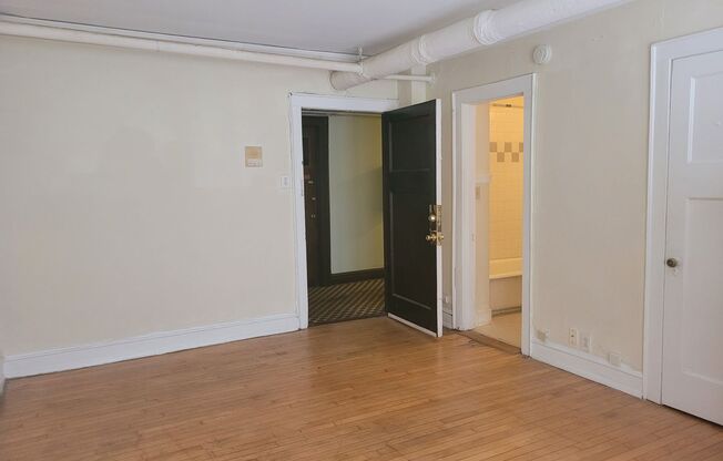 Studio, 1 bath, $795, Unit 106