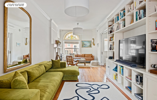 52 MIDWOOD ST