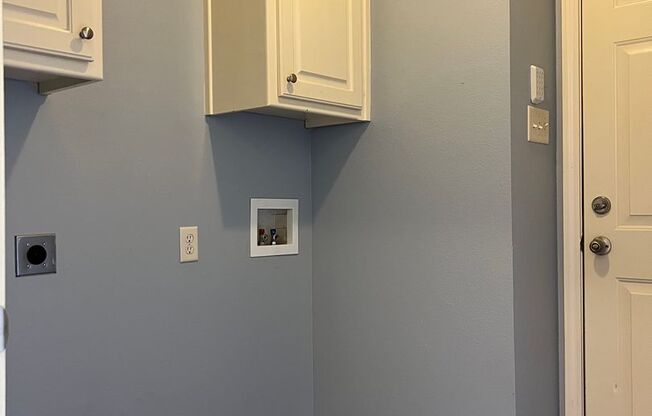 3 beds, 2 baths, $1,195