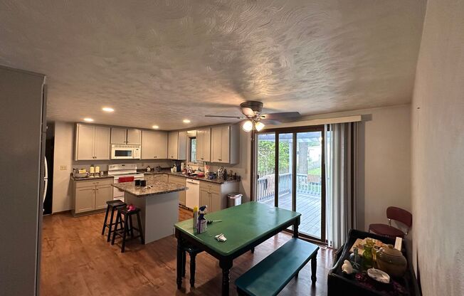 2595-2597 Finger Rd