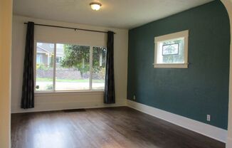 3 beds, 1 bath, $2,700