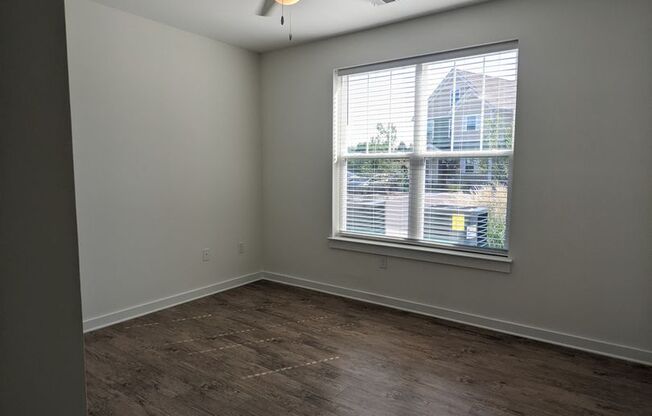 3 beds, 2 baths, 1,420 sqft, $2,190, Unit 8-812