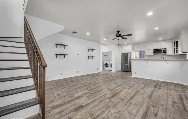 543 W SANTA CRUZ ST
