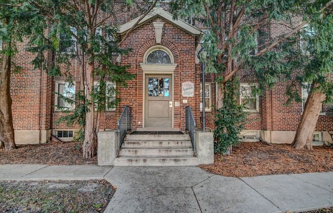 Arboretum Arms Apartments