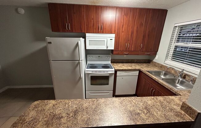 1 bed, 1 bath, 600 sqft, $1,595