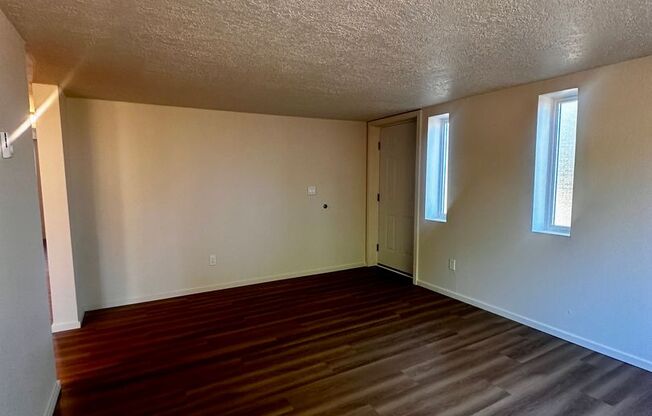 Welcome to Luradel Street Apartments – Comfortable Living in a Quiet Portland Neighborhood