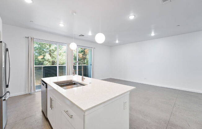 225 N PLEASANT DR