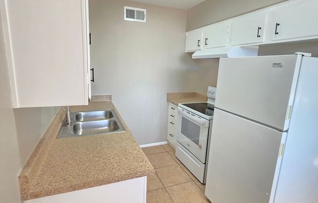 1 bed, 1 bath, $1,200, Unit 2