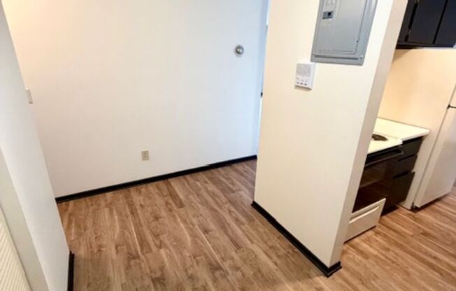 2 beds, 2 baths, 1,050 sqft, $1,250, Unit 7700-104