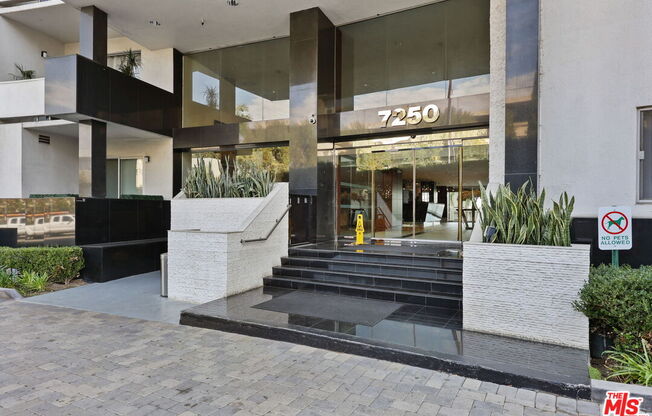 2 beds, 2 baths, 1,009 sqft, $3,500, Unit 414