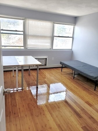 661 MAIN ST