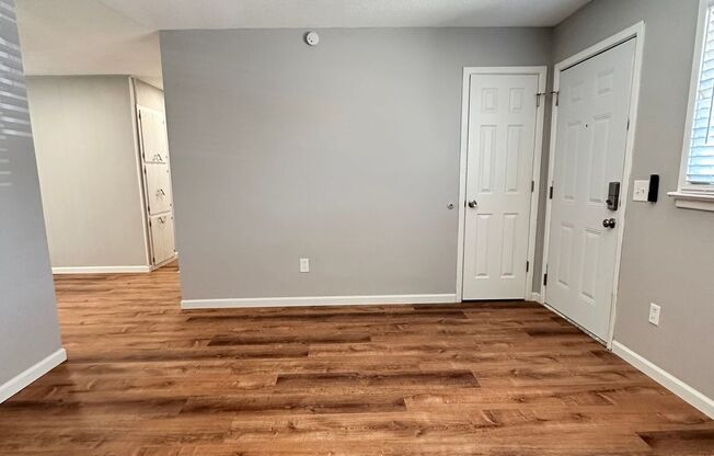 Newly Remodeled 3 Bedroom Home! - Move In Special 1/2 Off First Full Months Rent