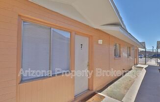 1702 W VOGEL AVE