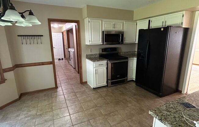 4BD/2.5BA in Albemarle Acres Neighborhood of Chesapeake - Lawn Care Included
