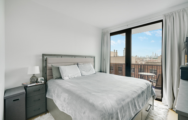 3 beds, 2 baths, 1,042 sqft, $6,736, Unit 305