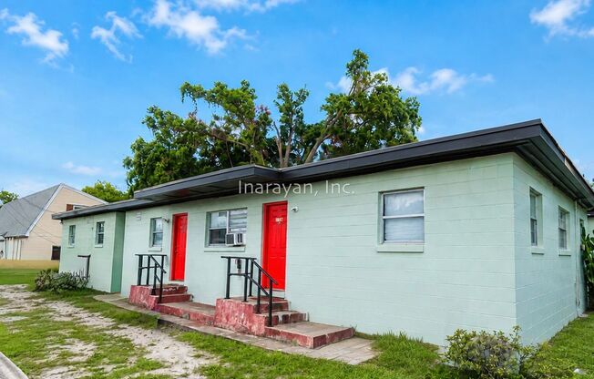 1045 Polk St