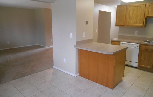 1 bed, 1 bath, 650 sqft, $1,025, Unit C09