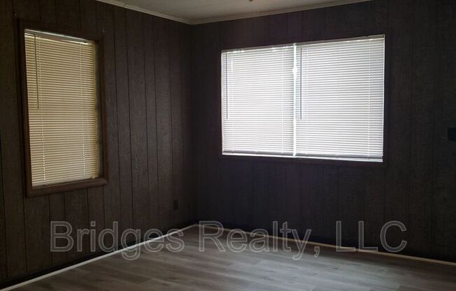 3 beds, 2 baths, 1,358 sqft, $1,400