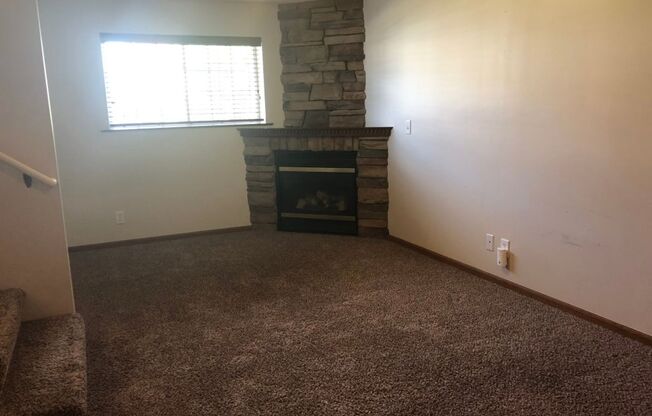 3 beds, 2 baths, $1,700, Unit 1