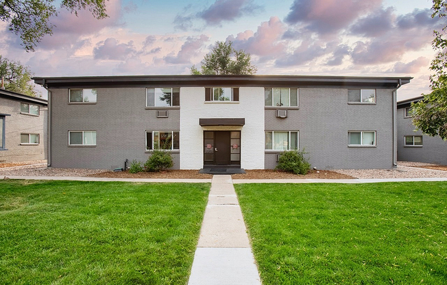 Oak Street Apartments North-10 Large