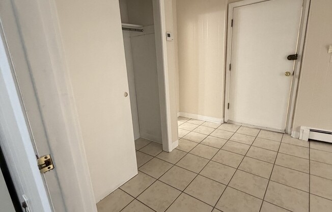 1 bed, 1 bath, 650 sqft, $1,900, Unit B1
