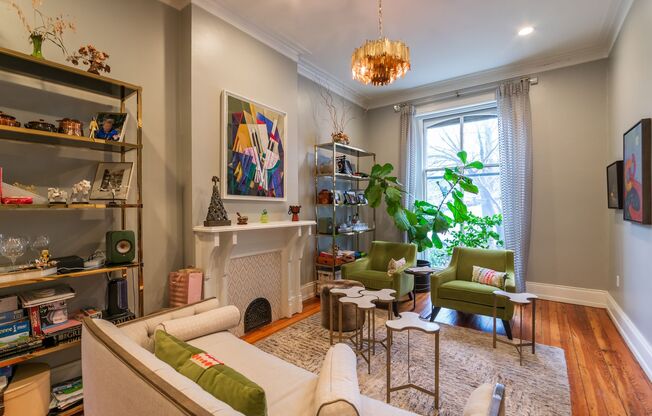 5 Bedroom Townhouse in Spruce Hill