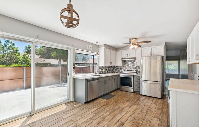 Spacious 3 Bed 2 Bath Townhome in Villa Portofino!