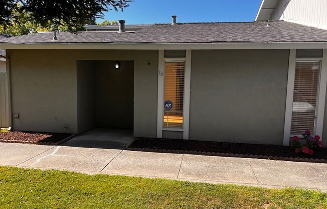 Great condo in a well managed complex with in unit laundry and refrigerator included
