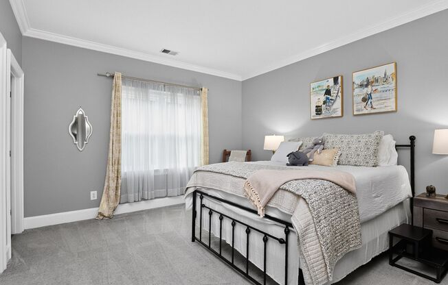 4 beds, 3.5 baths, $6,300