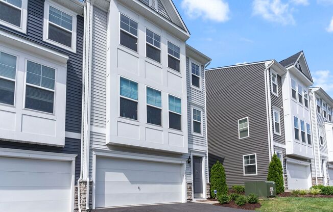 Stunning End-Unit Townhome!