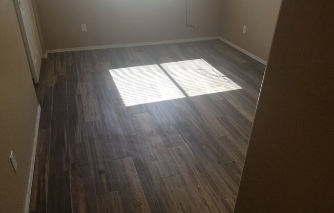 Beautiful spacious 3 b 2 bth 1834 sq ft home