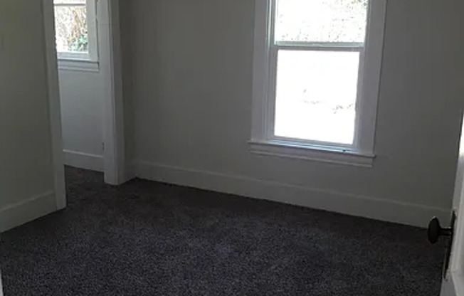 2 beds, 1 bath, $2,450