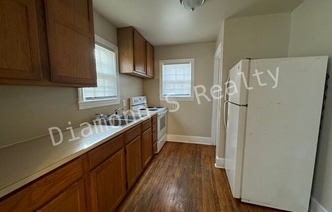 2 beds, 1 bath, $1,025