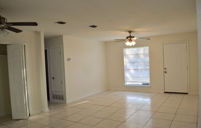 Remodeled 3 bed 2 bath home off Nacogdoches!