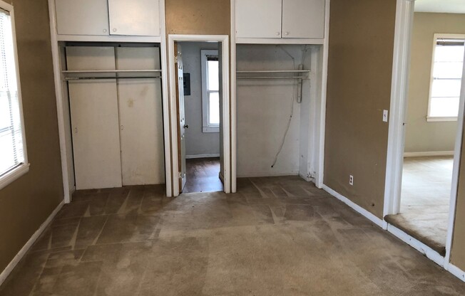 3 beds, 1 bath, $1,075