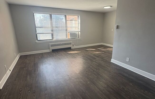 Studio, 1 bath, 465 sqft, $925, Unit 6244 Oakland Ave #212