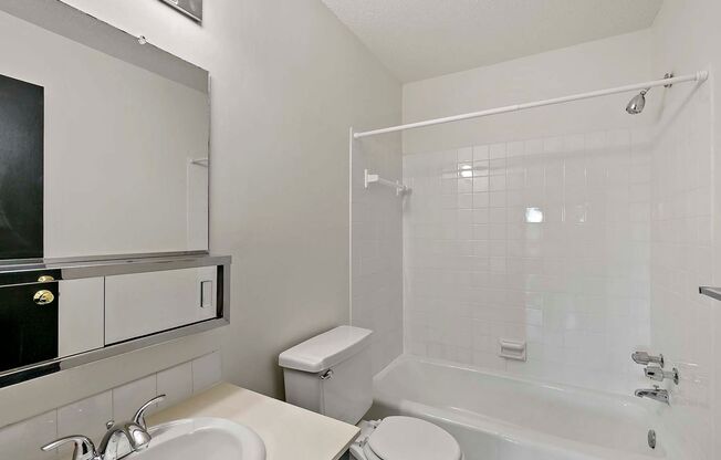 1 bed, 1 bath, 750 sqft, $1,100, Unit 7720-218