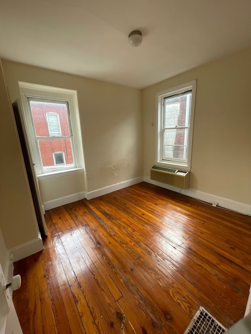 2304-08 Locust Street