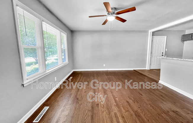 8903 E 72 ST