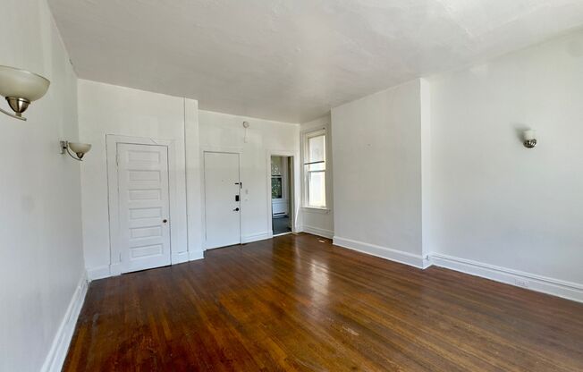 10 AND 12 W BIDDLE ST