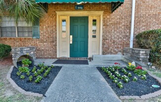 Courtyards Apartments
