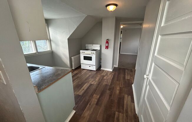 239 Park St W